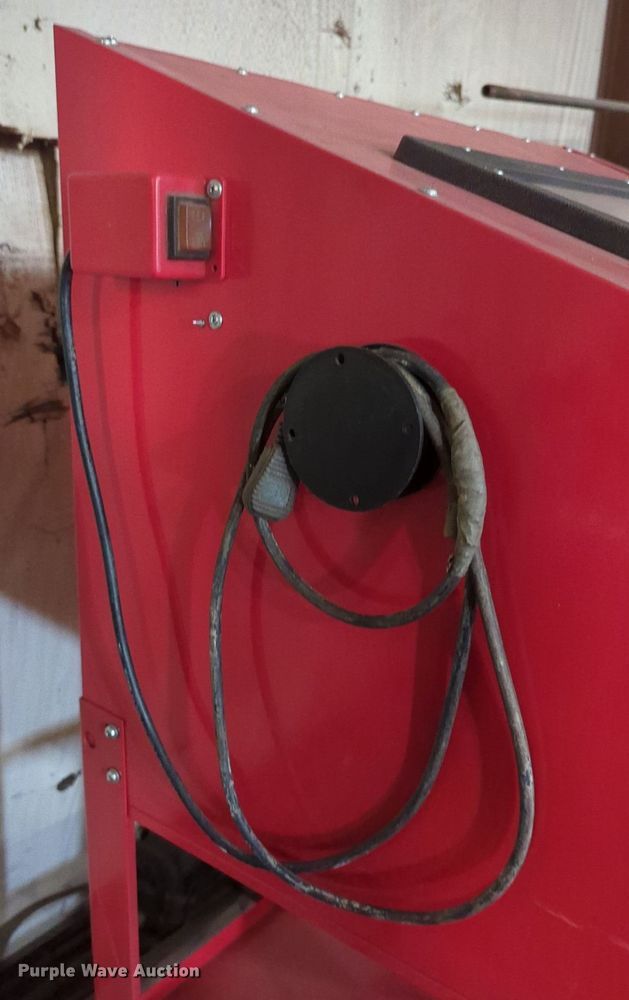 image for item LY9376 34" x 24" sand blast cabinet