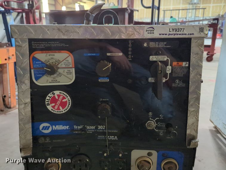 image for item LY9377 Miller Trailblazer 302  welder/generator