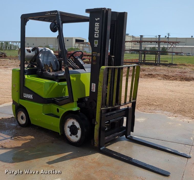 image for item LY9380 Clark CGC25  forklift