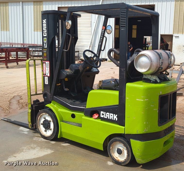 image for item LY9380 Clark CGC25  forklift