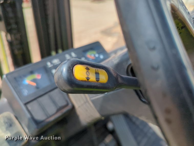 image for item LY9380 Clark CGC25  forklift