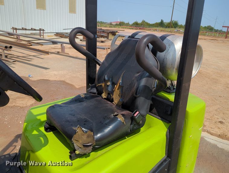 image for item LY9380 Clark CGC25  forklift