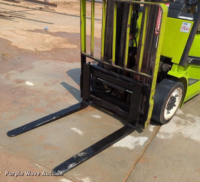 image for item LY9380 Clark CGC25  forklift