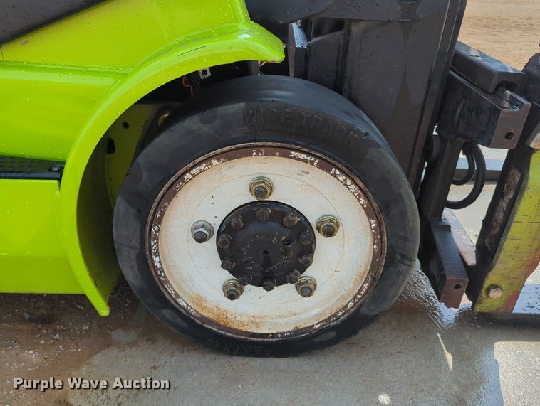 image for item LY9380 Clark CGC25  forklift