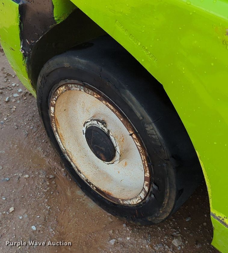 image for item LY9380 Clark CGC25  forklift