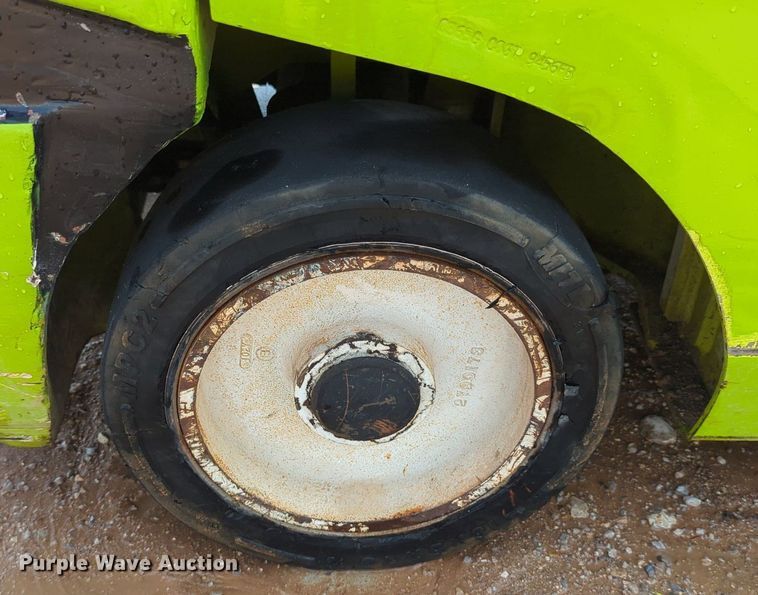 image for item LY9380 Clark CGC25  forklift