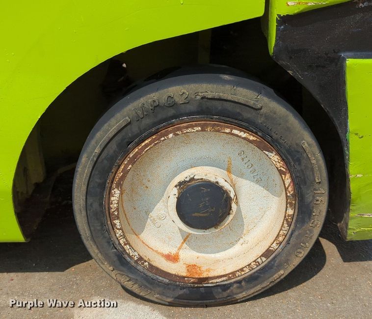 image for item LY9380 Clark CGC25  forklift