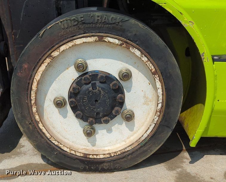 image for item LY9380 Clark CGC25  forklift