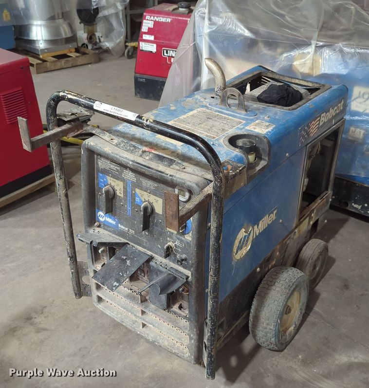 image for item LY9383 Miller Bobcat 225  welder/generator
