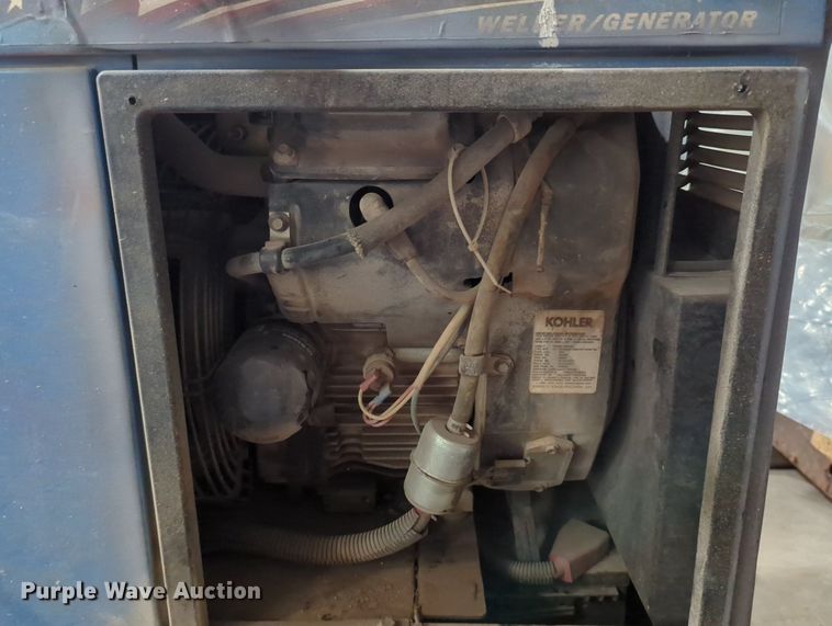 image for item LY9383 Miller Bobcat 225  welder/generator