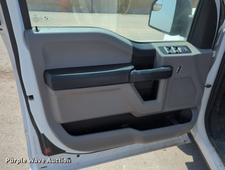 image for item LY9384 2020 Ford F150 SuperCab pickup truck