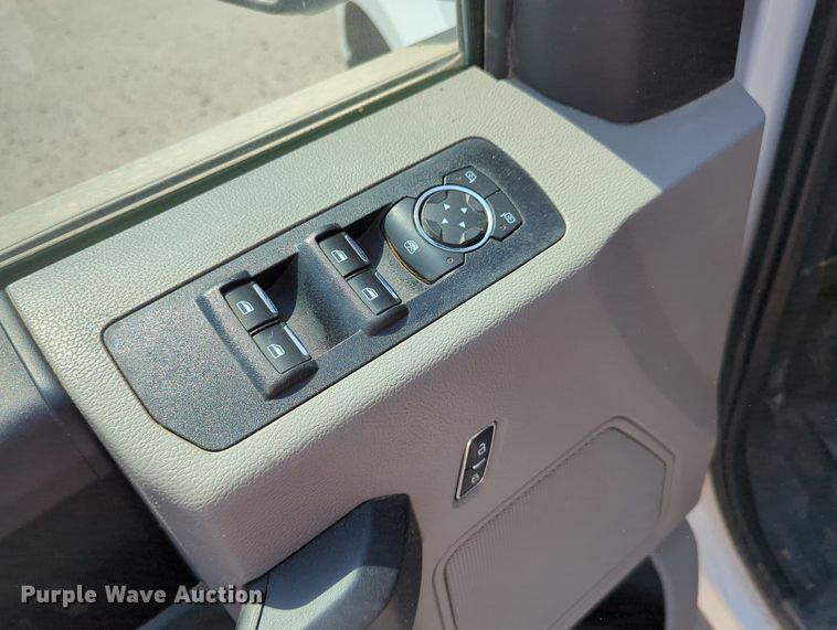 image for item LY9384 2020 Ford F150 SuperCab pickup truck