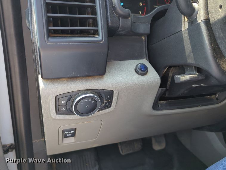 image for item LY9384 2020 Ford F150 SuperCab pickup truck