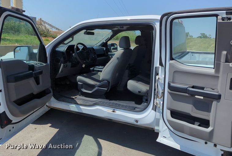 image for item LY9384 2020 Ford F150 SuperCab pickup truck