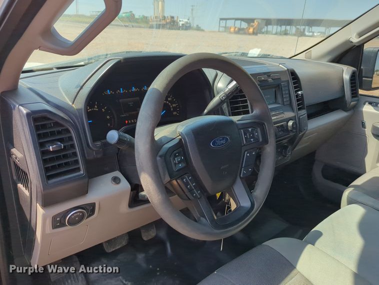 image for item LY9385 2016 Ford  F150 SuperCab pickup truck