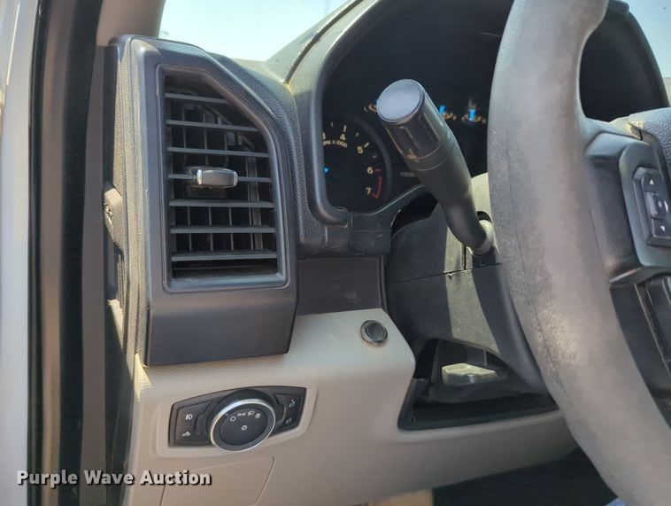 image for item LY9385 2016 Ford  F150 SuperCab pickup truck