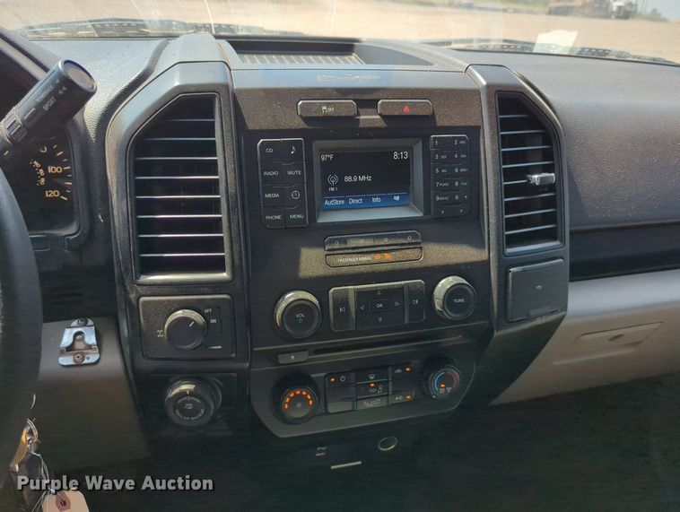 image for item LY9385 2016 Ford  F150 SuperCab pickup truck