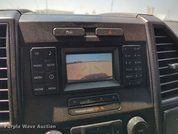 image for item LY9385 2016 Ford  F150 SuperCab pickup truck