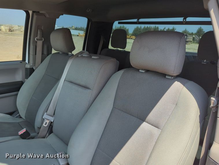 image for item LY9385 2016 Ford  F150 SuperCab pickup truck