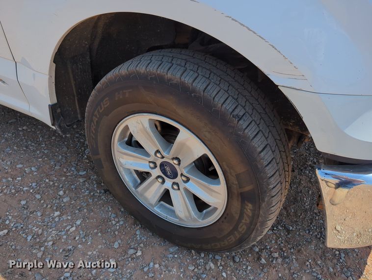 image for item LY9385 2016 Ford  F150 SuperCab pickup truck