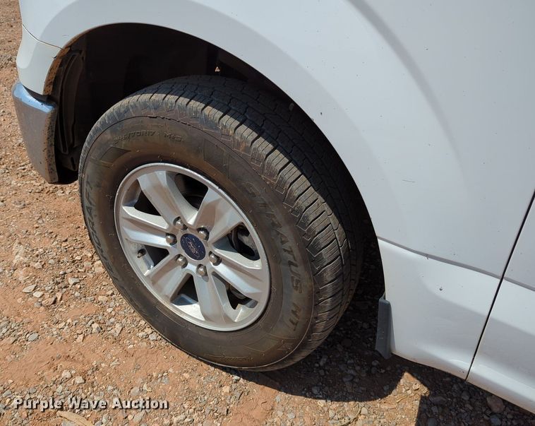 image for item LY9385 2016 Ford  F150 SuperCab pickup truck