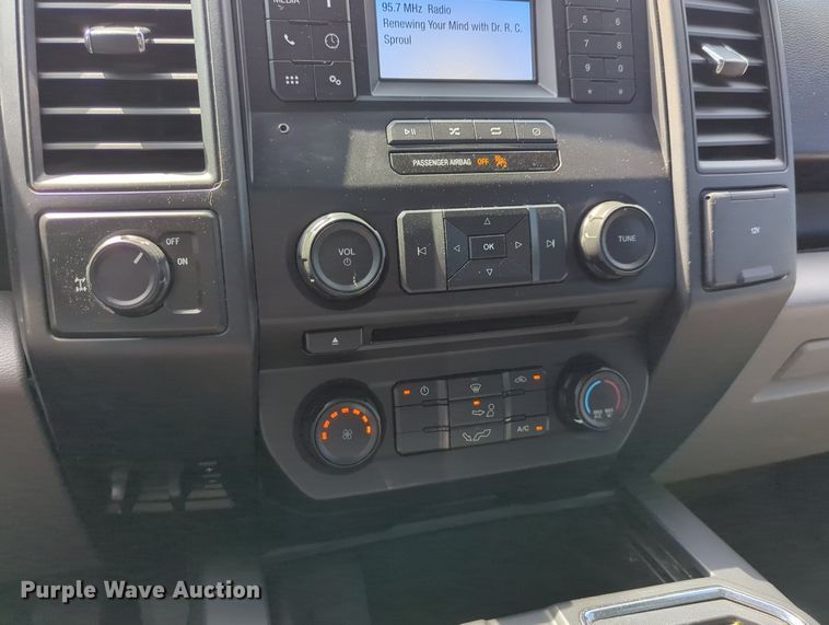 image for item LY9386 2018 Ford  F150 SuperCab pickup truck