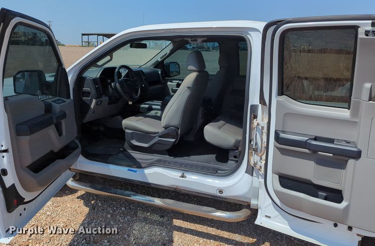 image for item LY9386 2018 Ford  F150 SuperCab pickup truck