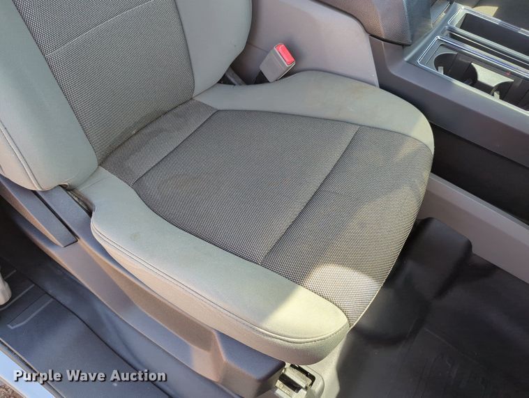 image for item LY9386 2018 Ford  F150 SuperCab pickup truck