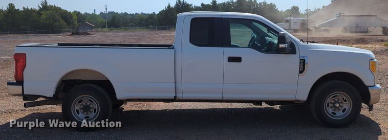 image for item LY9387 2017 Ford F250 Super Duty  SuperCab pickup truck