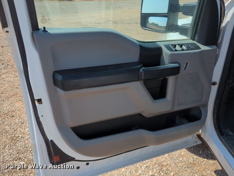 image for item LY9387 2017 Ford F250 Super Duty  SuperCab pickup truck