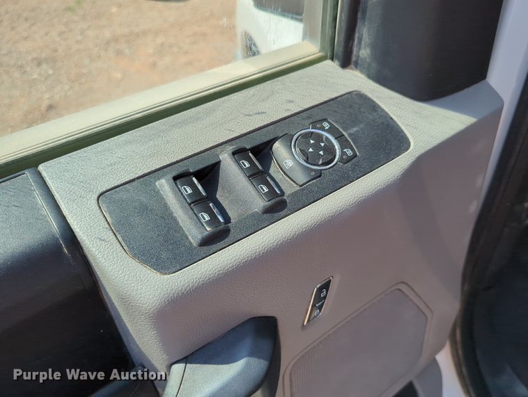 image for item LY9387 2017 Ford F250 Super Duty  SuperCab pickup truck