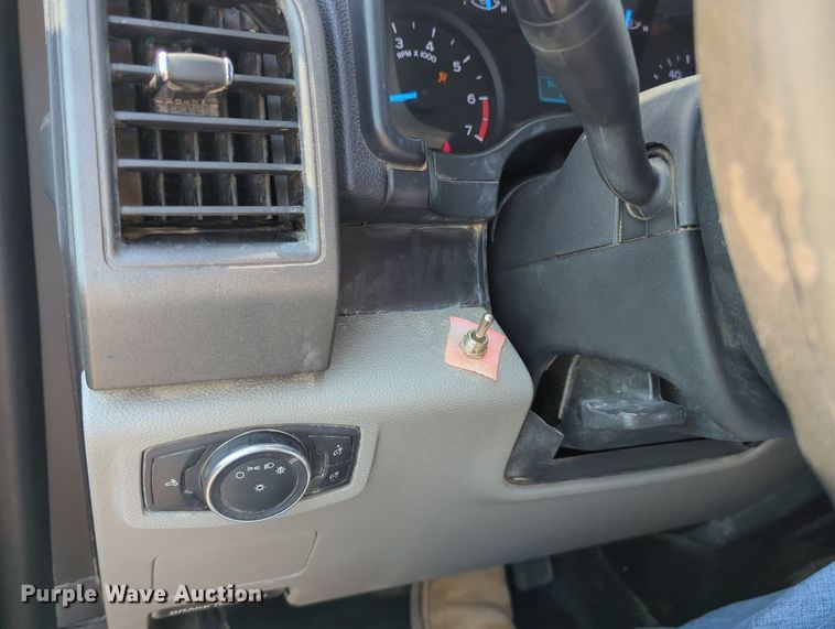 image for item LY9387 2017 Ford F250 Super Duty  SuperCab pickup truck