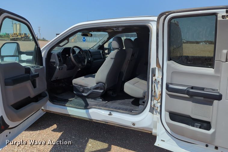 image for item LY9387 2017 Ford F250 Super Duty  SuperCab pickup truck