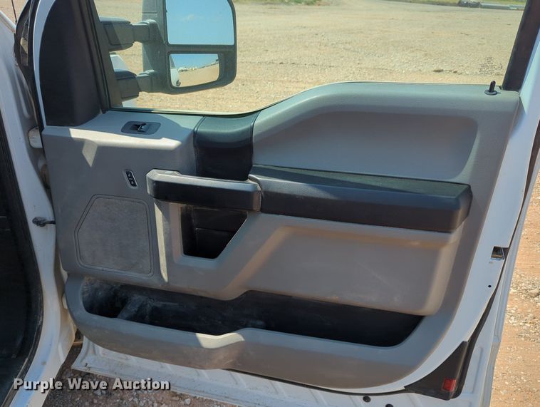 image for item LY9387 2017 Ford F250 Super Duty  SuperCab pickup truck