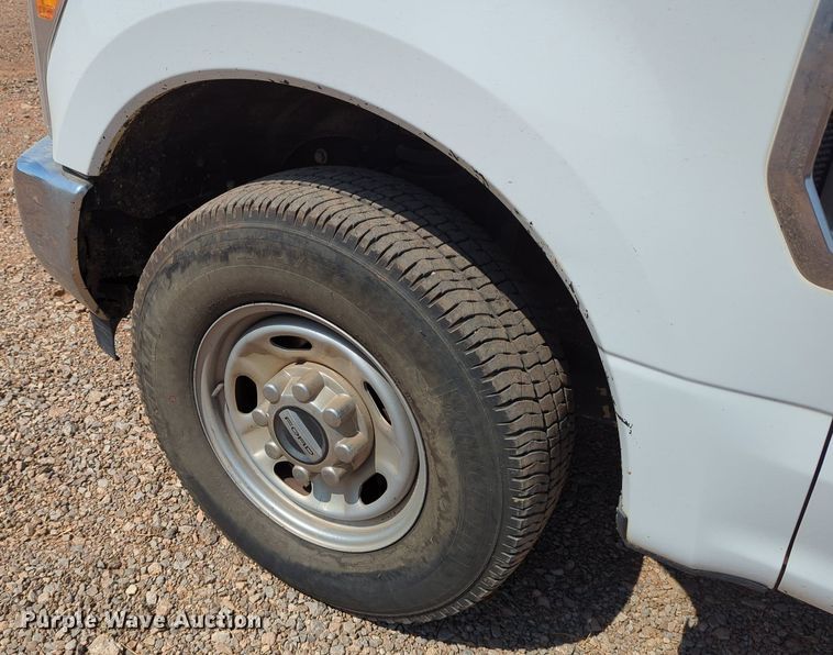 image for item LY9387 2017 Ford F250 Super Duty  SuperCab pickup truck