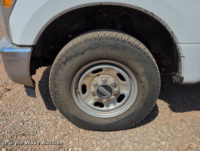 image for item LY9387 2017 Ford F250 Super Duty  SuperCab pickup truck