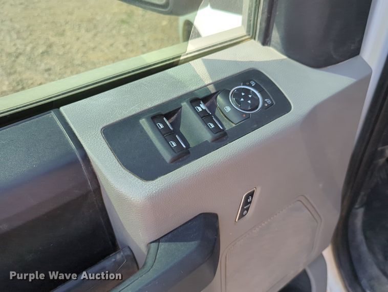 image for item LY9388 2016 Ford F150 SuperCab pickup truck