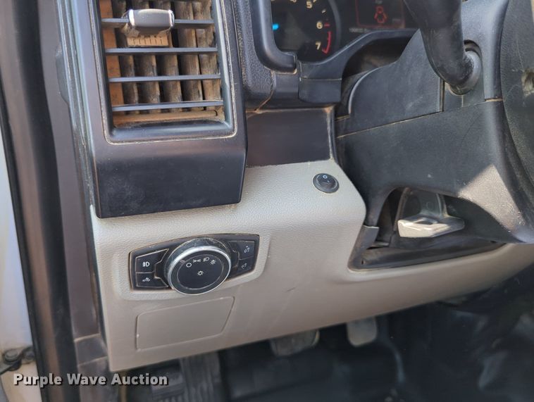 image for item LY9388 2016 Ford F150 SuperCab pickup truck