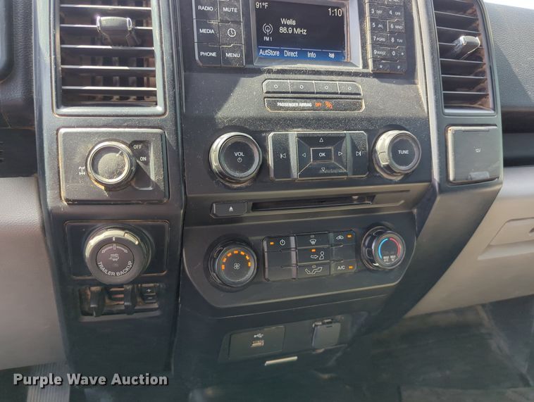 image for item LY9388 2016 Ford F150 SuperCab pickup truck