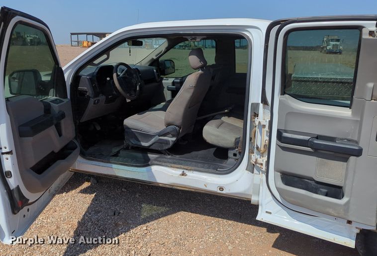 image for item LY9388 2016 Ford F150 SuperCab pickup truck