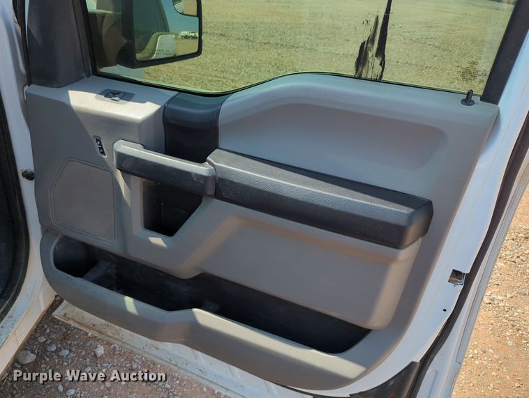 image for item LY9388 2016 Ford F150 SuperCab pickup truck