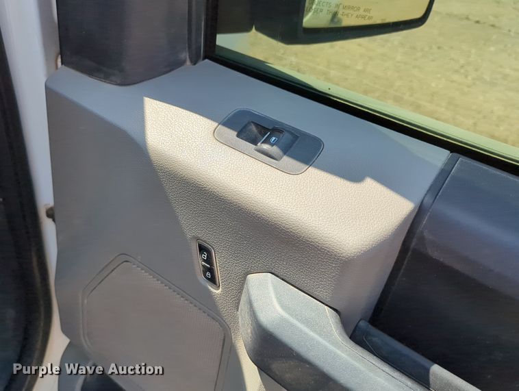 image for item LY9388 2016 Ford F150 SuperCab pickup truck