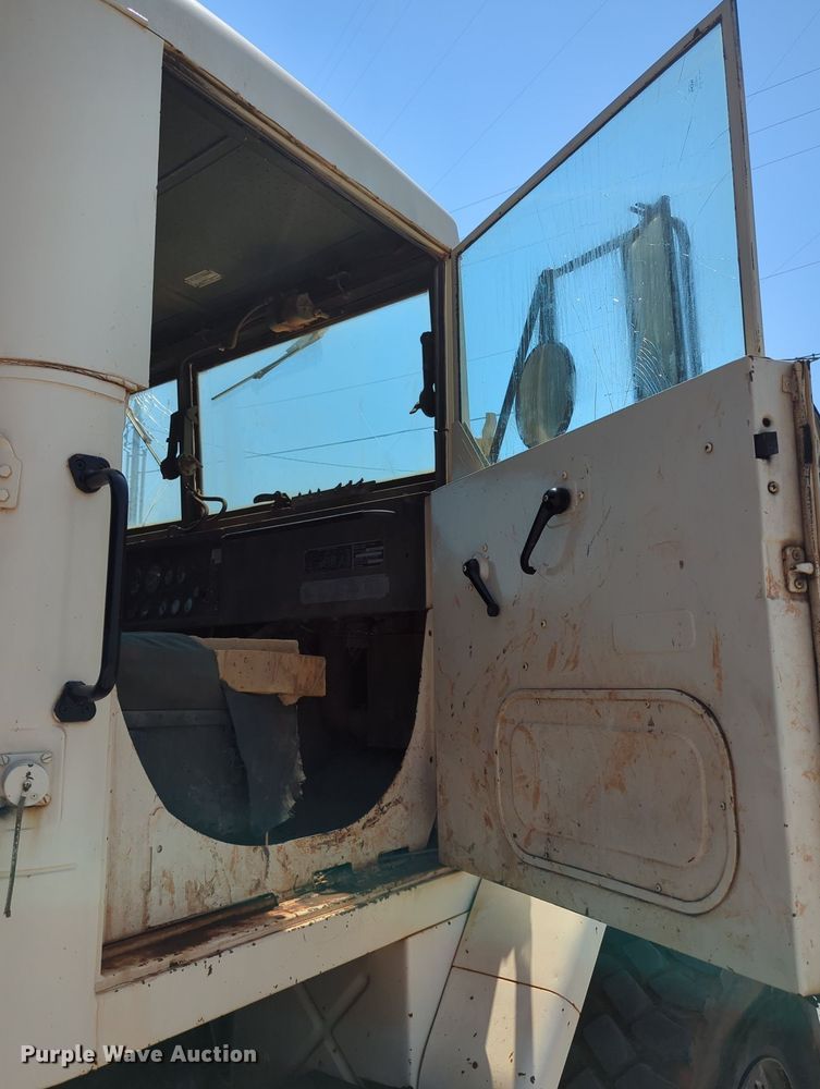 image for item LY9389 1990 BMY M923A2  truck cab and chassis