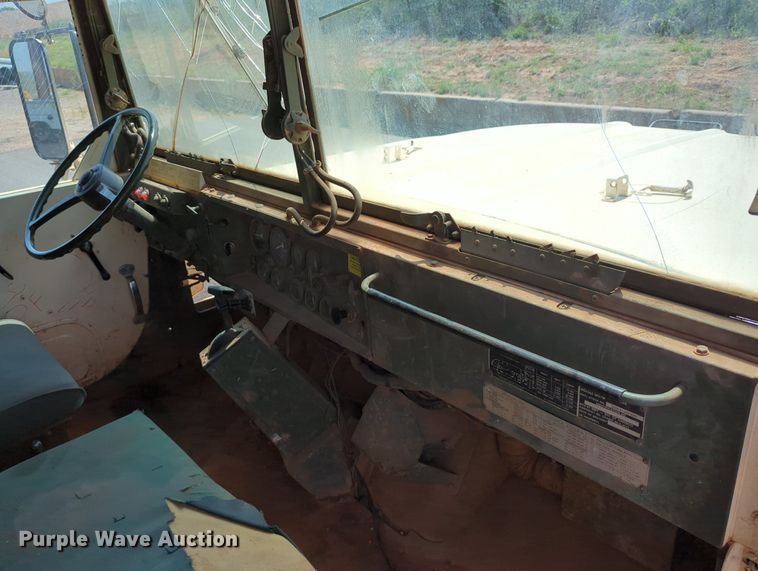 image for item LY9389 1990 BMY M923A2  truck cab and chassis