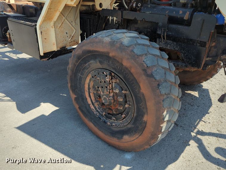 image for item LY9389 1990 BMY M923A2  truck cab and chassis