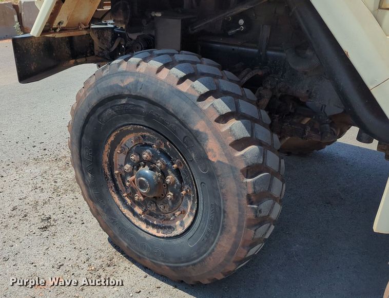 image for item LY9389 1990 BMY M923A2  truck cab and chassis