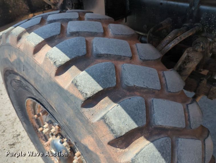 image for item LY9389 1990 BMY M923A2  truck cab and chassis