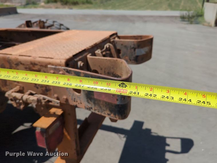 image for item LY9389 1990 BMY M923A2  truck cab and chassis