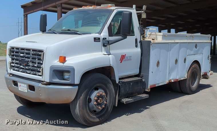 image for item LY9390 2005 Chevrolet C6500  utility / service truck