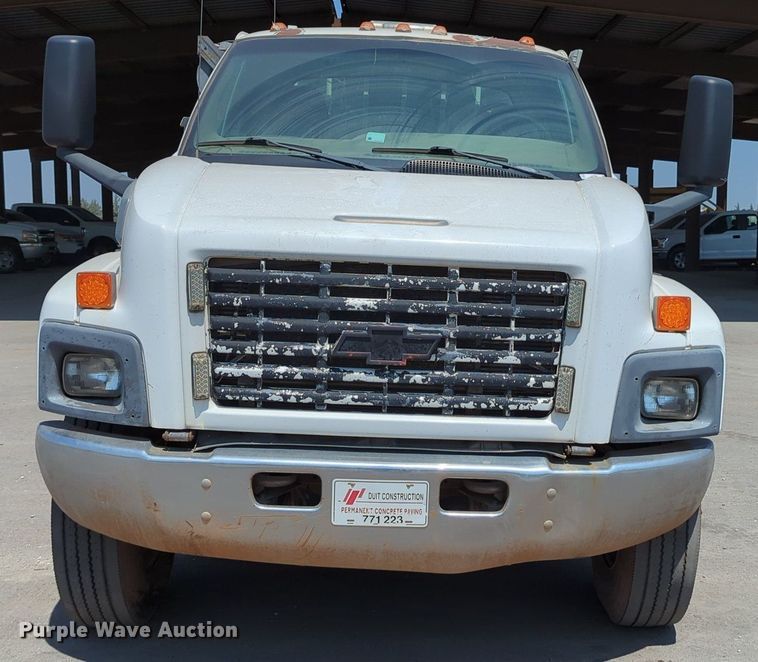 image for item LY9390 2005 Chevrolet C6500  utility / service truck
